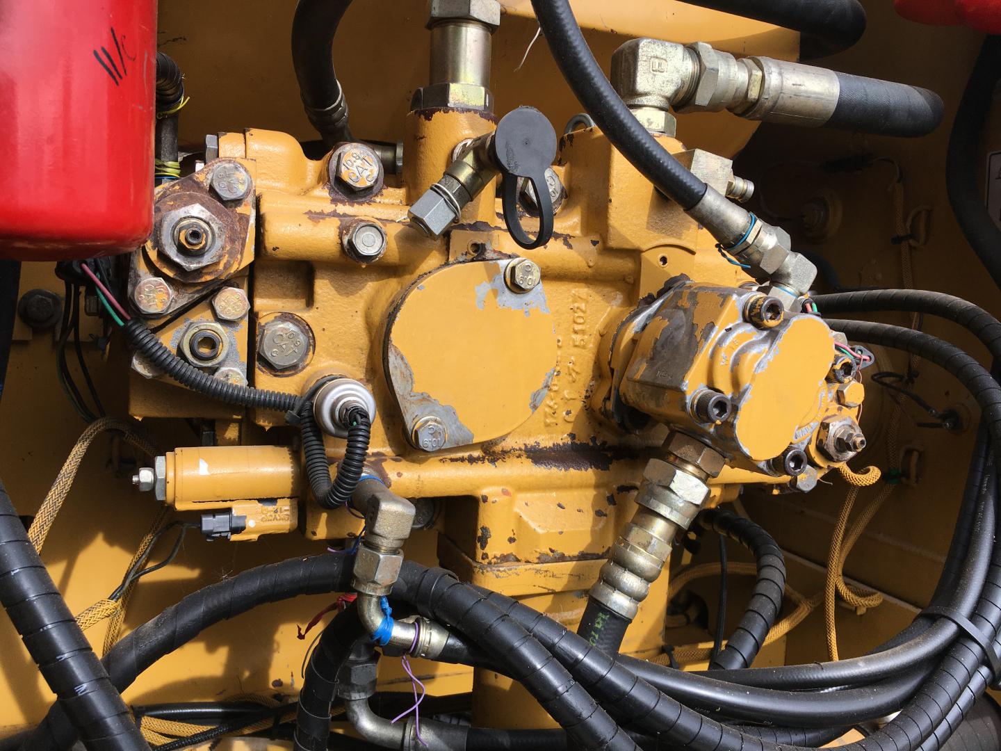 ./imagenes/INVOICE/2019/16933/EXCAVADORA CATERPILLAR 315CL (25).JPG